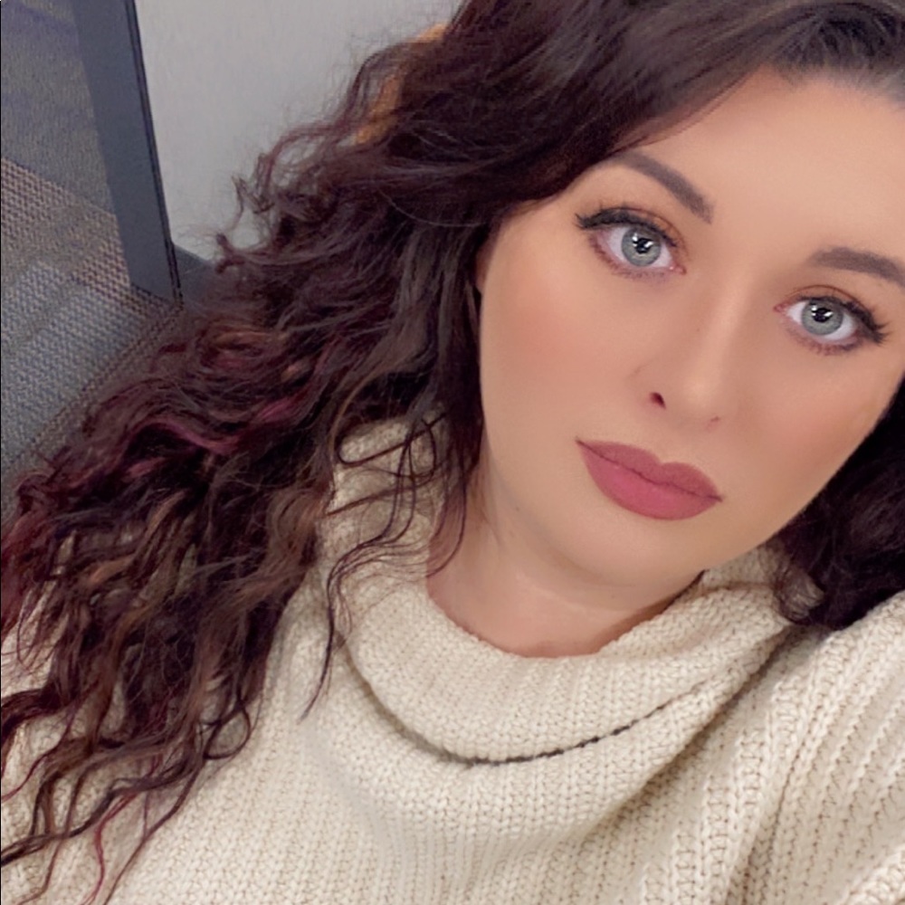 Meet your Posher, Allegra